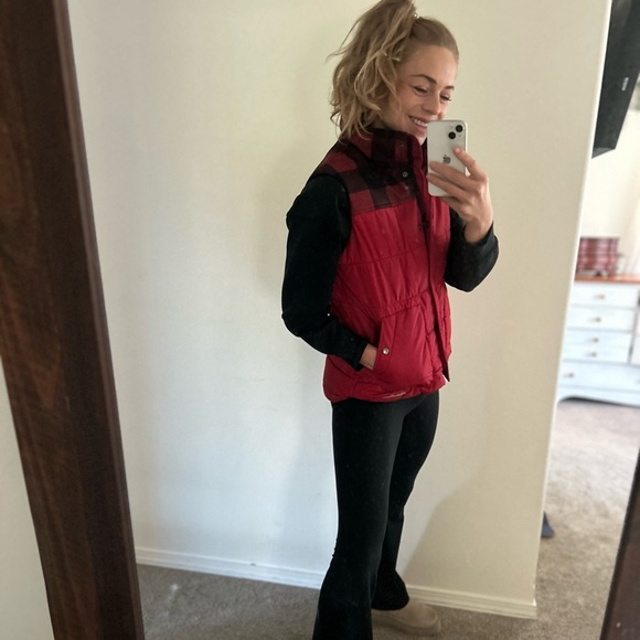 Eddie Bauer Red Quilted Puffer Vest - Picture 5 of 6